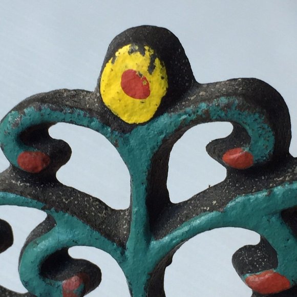 Small Cast Iron Metal Trivet Footed Spoon Rest Tree of Life Painted Ornate Green - Picture 10 of 12